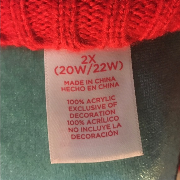 Puggly Christmas Sweater 2X
Black w/ Red, Green,White
Pom poms
Fancy Festive Pup - Picture 7 of 7